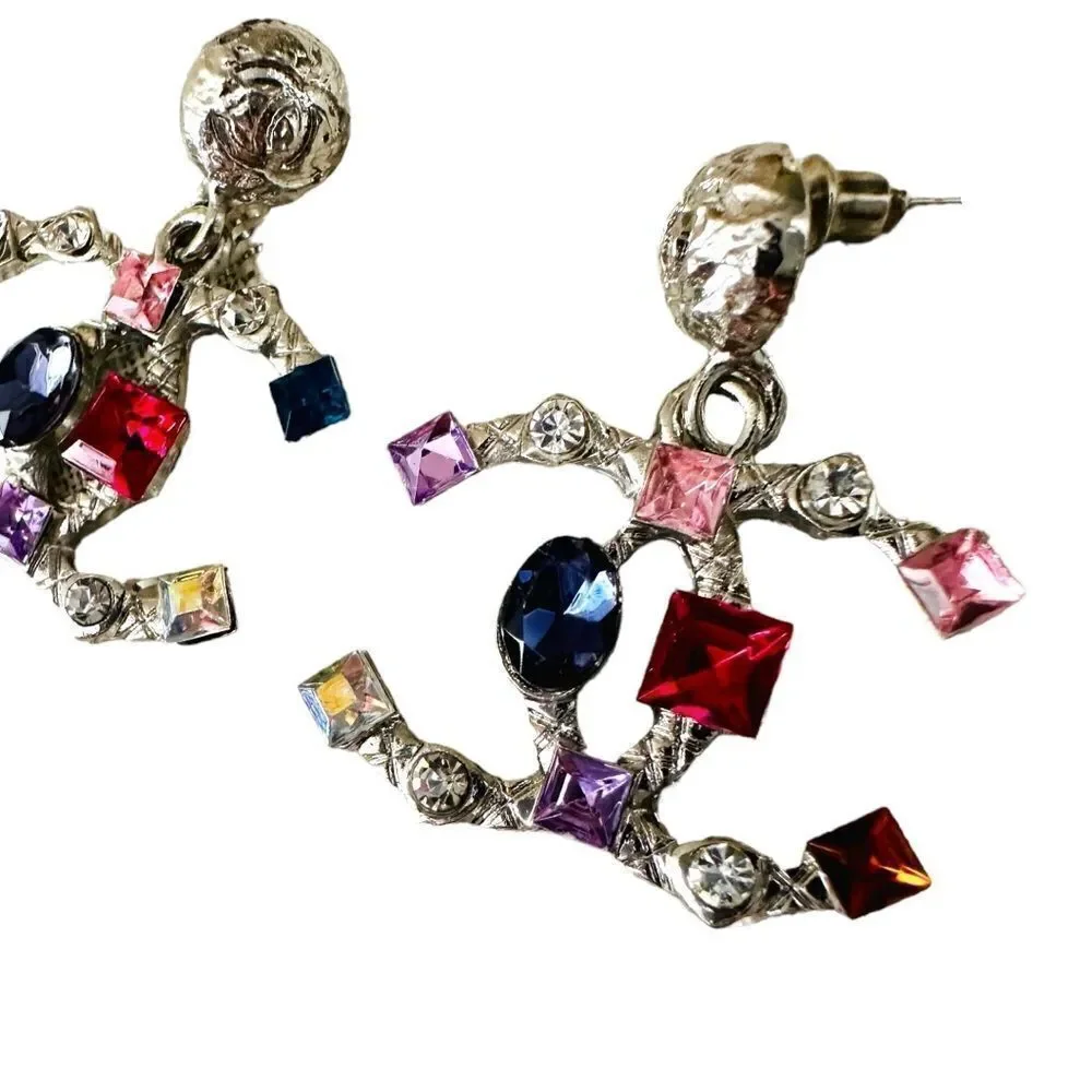 Bundle of earrings and chain
